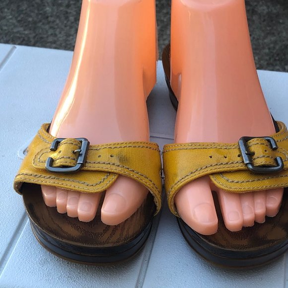Dr. Scholl’s Big Buckle Yellow Strap Sandals - Picture 2 of 11